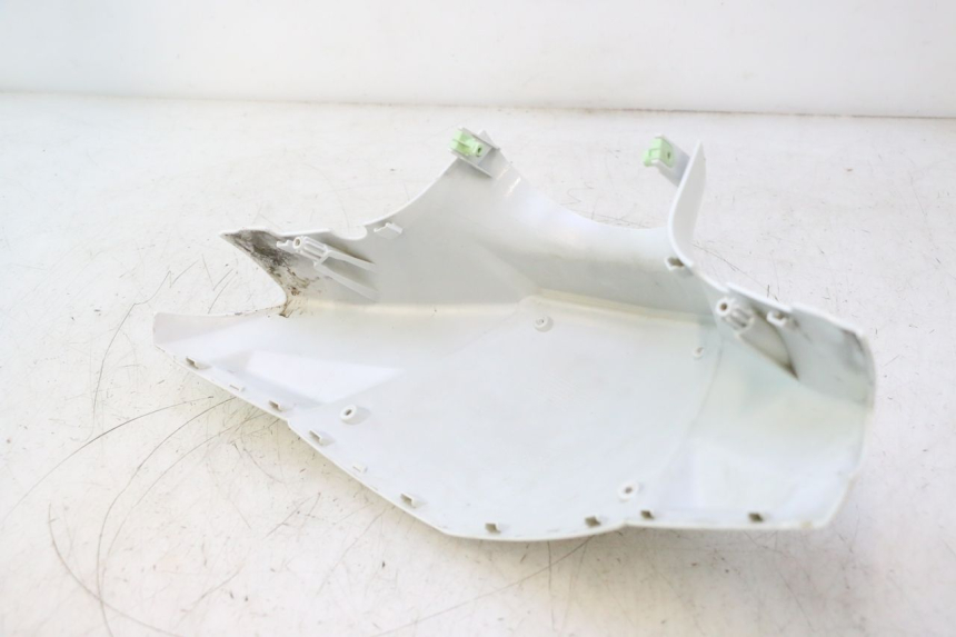 photo de HANDLEBAR COVER FRONT PEUGEOT KISBEE 2T 50 (2010 - 2017) - Zoom on usage condition