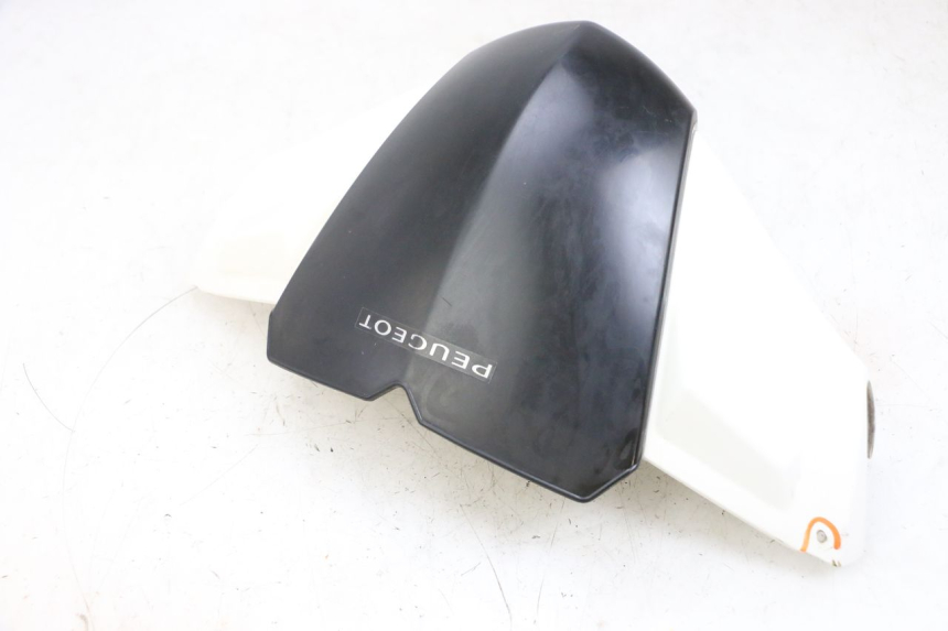 photo de HANDLEBAR COVER FRONT PEUGEOT KISBEE 4T 50 (2010 - 2017) - Component zoom