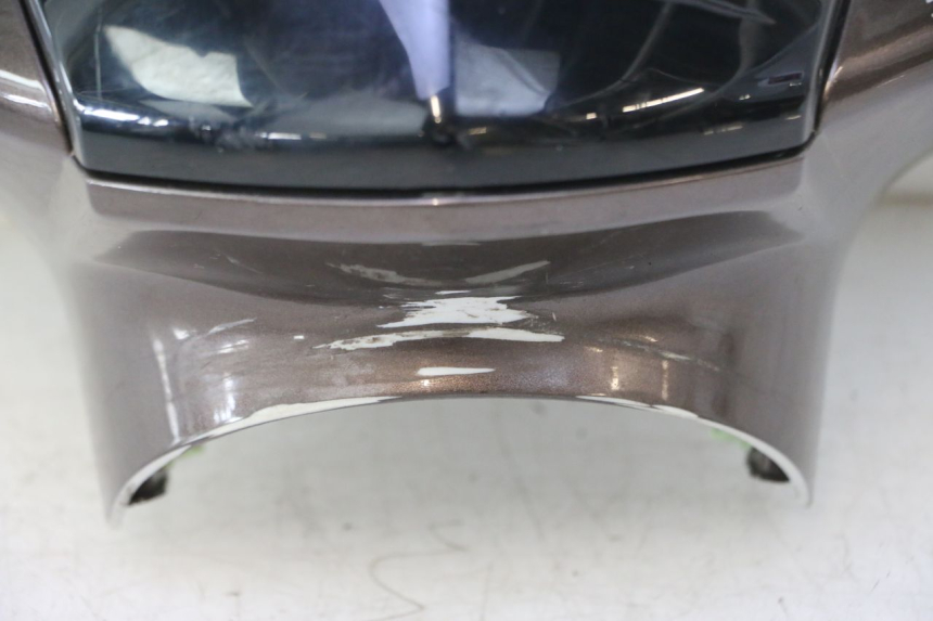 photo de HANDLEBAR COVER FRONT PEUGEOT KISBEE 4T 50 (2010 - 2017) - Alternative angle