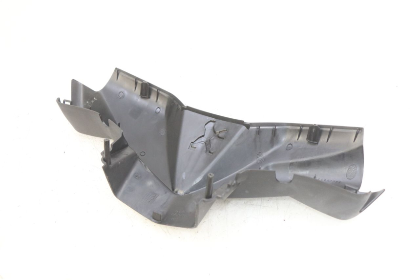 photo de HANDLEBAR COVER FRONT PEUGEOT LUDIX 50 (2005 - 2007) - Technical close-up
