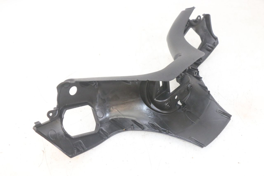 photo de HANDLE BAR FRONT PANEL PIAGGIO MP3 HPE 300 (2019 - 2026) - Surface and material condition