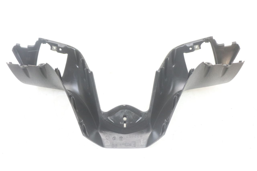 photo de HANDLEBAR COVER FRONT PIAGGIO MP3 LT 400 (2007 - 2012) - Alternative perspective