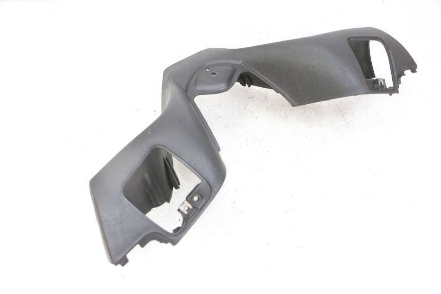 photo de HANDLE BAR FRONT PANEL PIAGGIO MP3 LT 300 (2010 - 2016) - Technical close-up