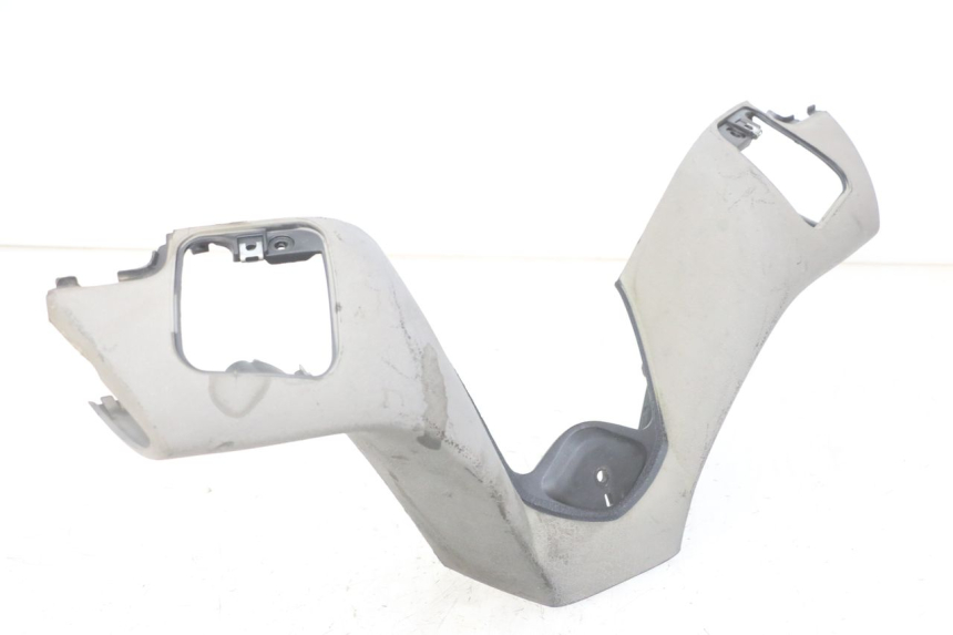 photo de HANDLEBAR COVER FRONT PIAGGIO MP3 LT 300 (2010 - 2016) - Zoom on usage condition