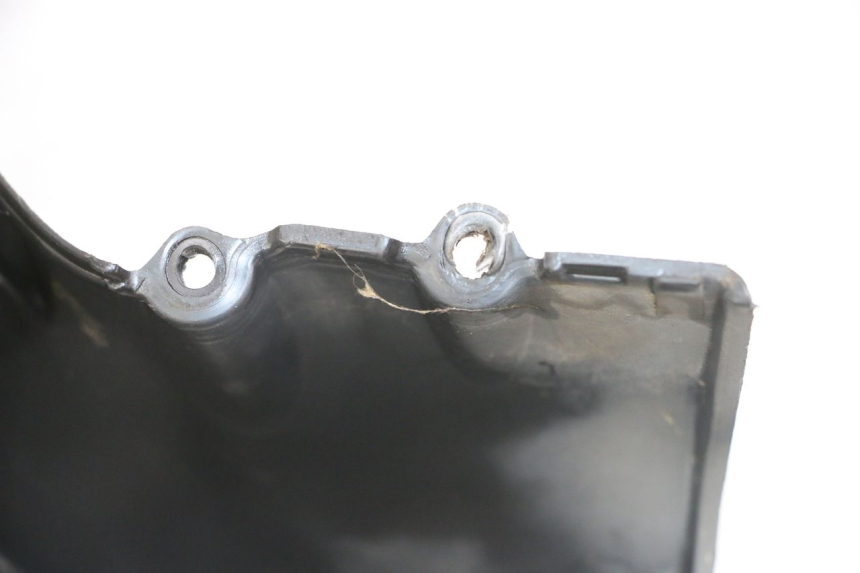 photo de HANDLEBAR COVER FRONT PIAGGIO MP3 LT 300 (2010 - 2016) - Fixing points details