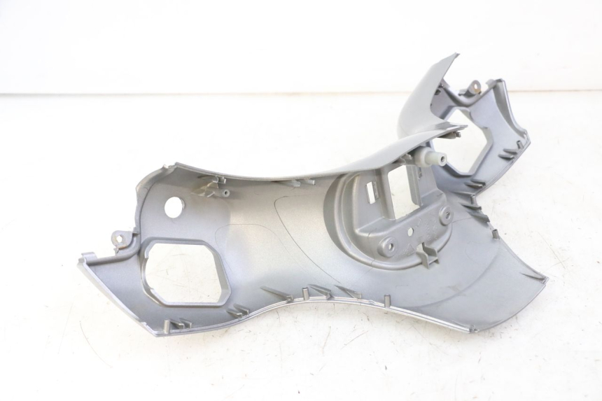 photo de HANDLEBAR COVER FRONT PIAGGIO MP3 500 (2014 - 2017) - Zoom on usage condition