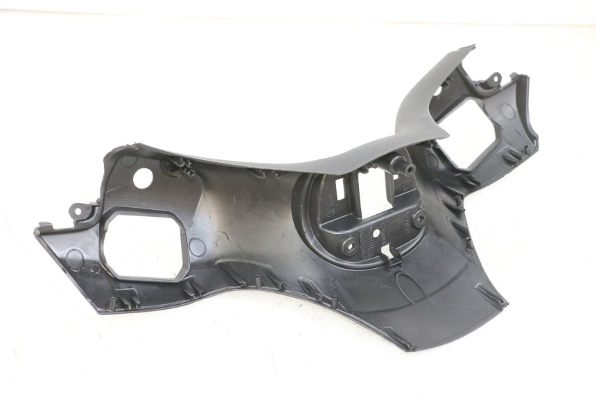 photo de HANDLE BAR FRONT PANEL PIAGGIO MP3 500 (2016 - 2018) - Fixing points details
