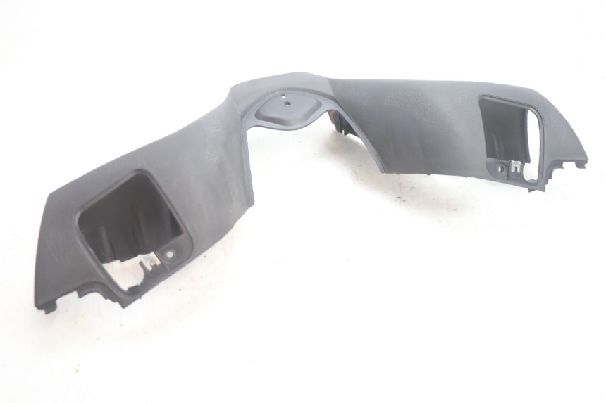 photo de HANDLEBAR COVER FRONT PIAGGIO MP3 500 (2011 - 2015) - Zoom on usage condition