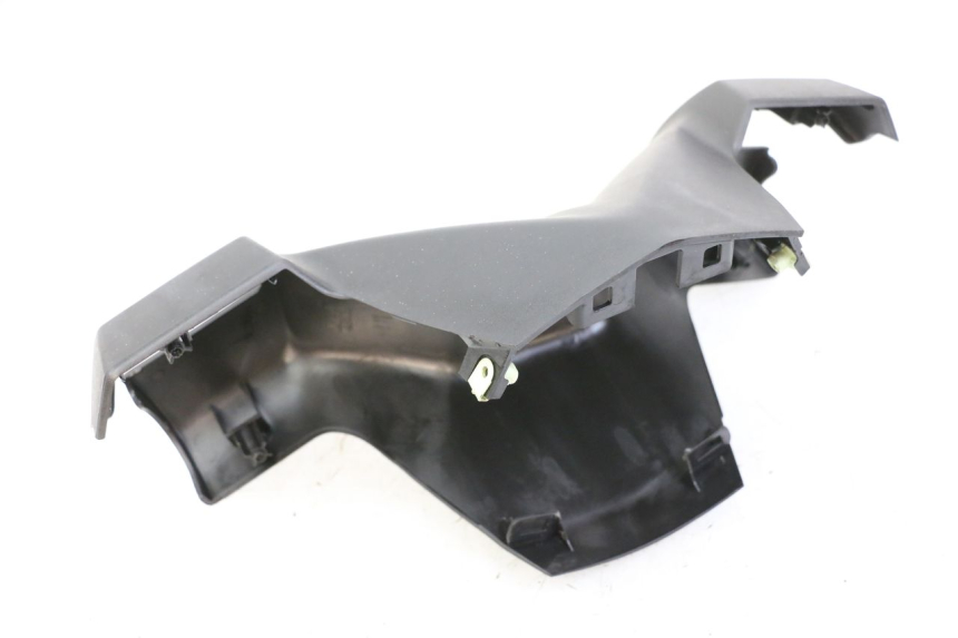 photo de HANDLEBAR COVER FRONT PEUGEOT CITYSTAR 125 (2011 - 2017) - Technical close-up