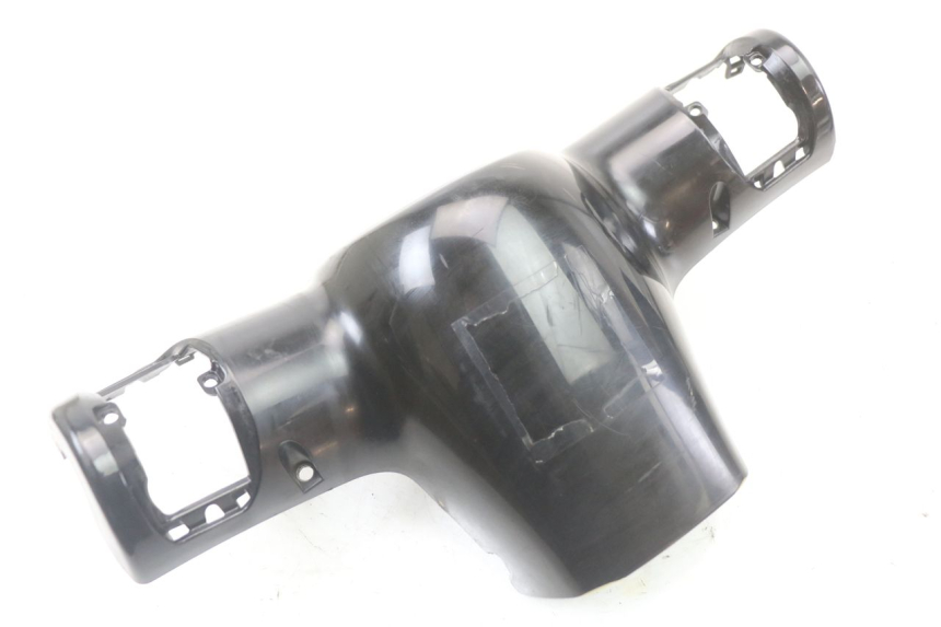 photo de HANDLEBAR COVER FRONT PEUGEOT DJANGO 125 (2014 - 2017) - Zoom on usage condition