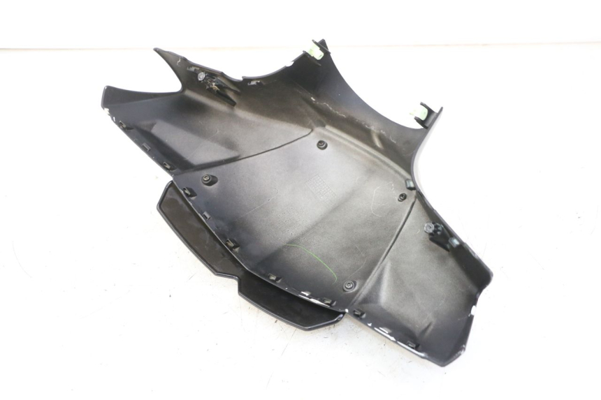 photo de HANDLEBAR COVER FRONT PEUGEOT KISBEE 4T 50 (2018 - 2022) - Component detail