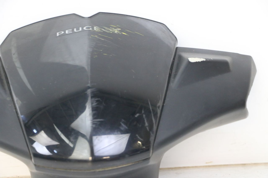 photo de HANDLEBAR COVER FRONT PEUGEOT KISBEE 4T 50 (2018 - 2022) - Markings and original references