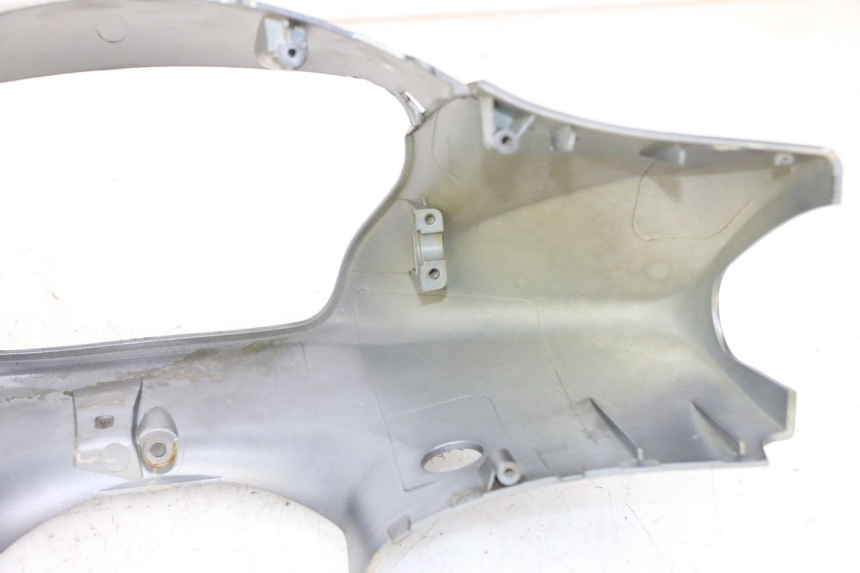 photo de HANDLE BAR FRONT PANEL PEUGEOT TWEET 4T 50 (2014 - 2019) - Zoom on usage condition