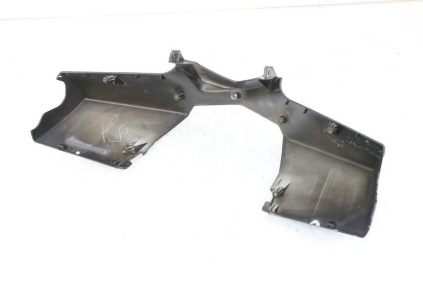 photo de HANDLE BAR FRONT PANEL PEUGEOT VIVACITY 125 (2010 - 2017) - Alternative perspective