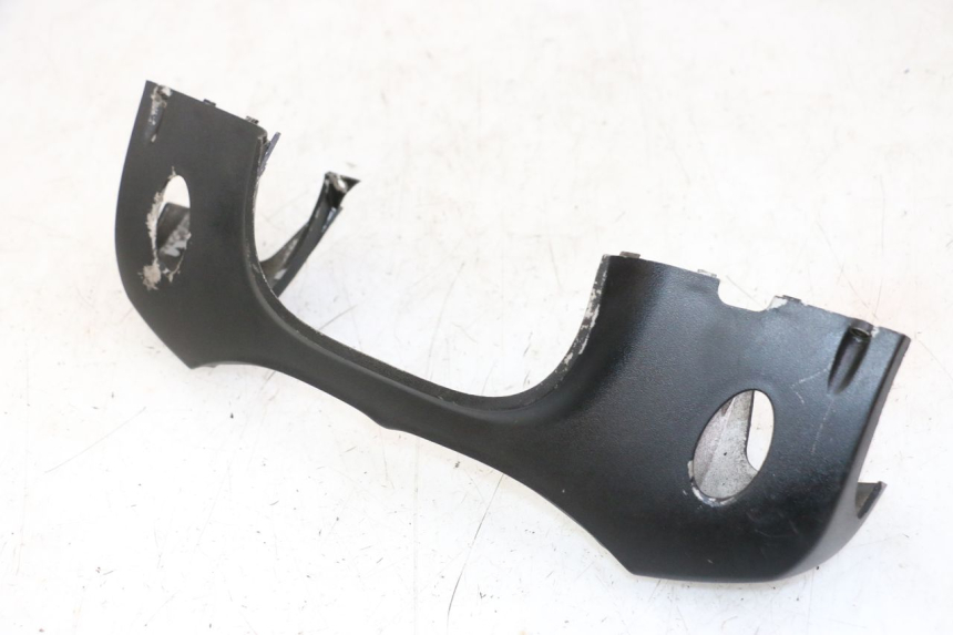 photo de HANDLE BAR FRONT PANEL PIAGGIO BEVERLY 125 (1998 - 2005) - Zoom on usage condition
