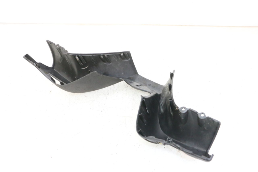 photo de HANDLEBAR COVER FRONT PIAGGIO MP3 125 (2006 - 2014) - Component detail