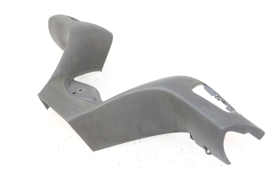 photo de HANDLEBAR COVER FRONT PIAGGIO MP3 125 (2006 - 2014) - Technical close-up