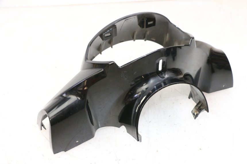 photo de HANDLEBAR COVER FRONT JM MOTORS SANTANA 50 (2014 - 2023) - Fixing points details