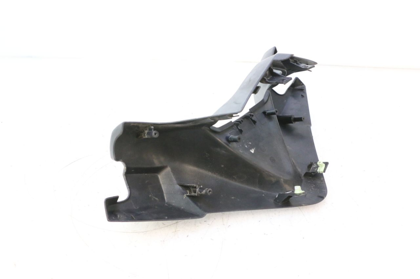 photo de HANDLE BAR FRONT PANEL PEUGEOT SATELIS 125 (2006 - 2009) - Technical close-up