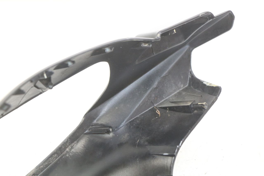 photo de HANDLEBAR COVER FRONT PEUGEOT V-CLIC VCLIC 50 (2007 - 2013) - Zoom on usage condition