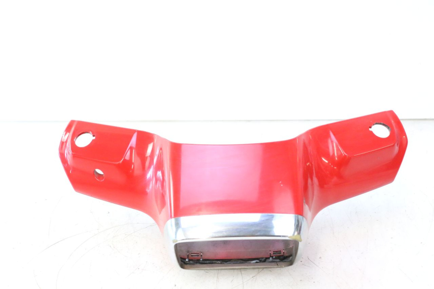 photo de HANDLEBAR COVER FRONT PIAGGIO VESPA S 2T 50 (2007 - 2014) - Fixing points details