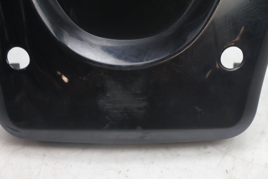 photo de HANDLEBAR COVER FRONT YAMAHA YP MAJESTY 125 (2002 - 2006) - Zoom on usage condition