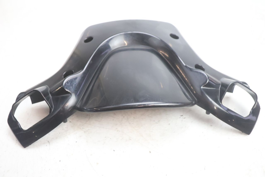 photo de HANDLEBAR COVER FRONT YAMAHA YP MAJESTY 125 (2002 - 2006) - Technical close-up