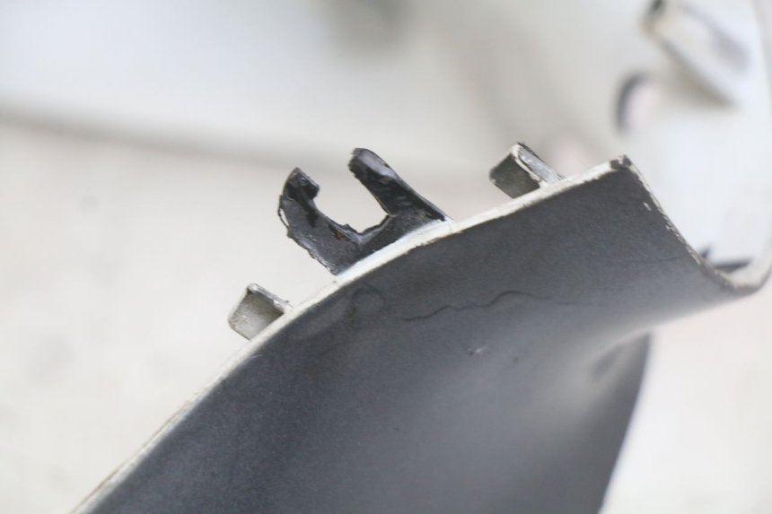 photo de HANDLEBAR COVER FRONT PIAGGIO ZIP 2T 50 (2009 - 2019) - Fixing points details