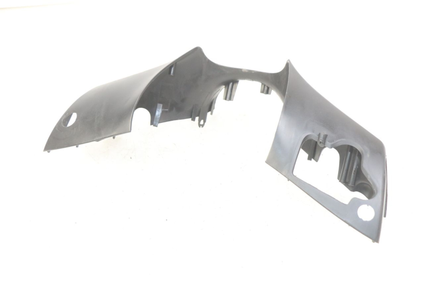 photo de HANDLEBAR COVER FRONT PIAGGIO ZIP 4T 50 (2018 - 2020) - Fixing points details