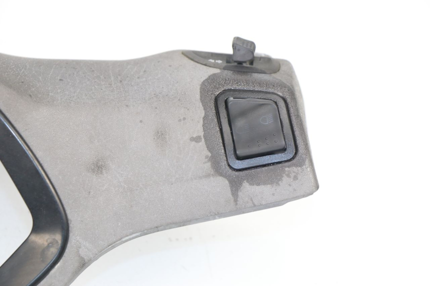 photo de HANDLE BAR PANEL SWITCH PIAGGIO LIBERTY 4T 50 (2009 - 2015) - Technical close-up