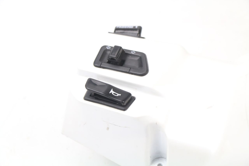 photo de HANDLE BAR PANEL SWITCH KYMCO LIKE 2T 50 (2009 - 2018) - Product overview