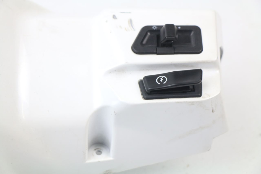 photo de HANDLE BAR PANEL SWITCH KYMCO LIKE 2T 50 (2009 - 2018) - Fixing points details