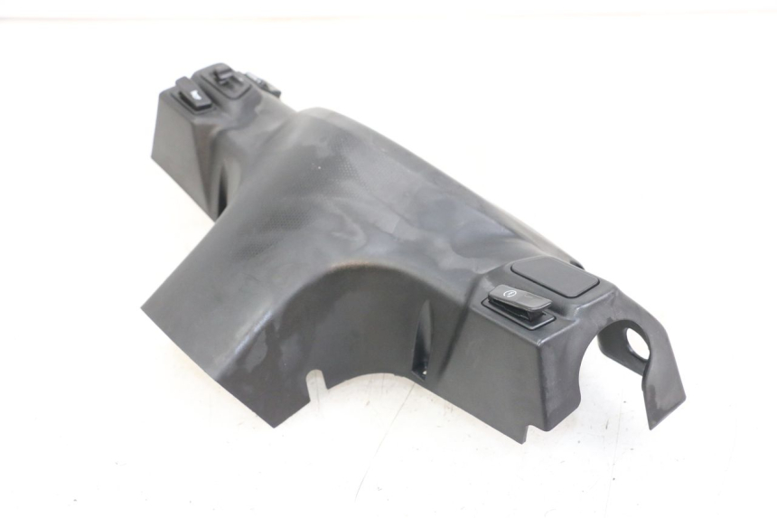 photo de HANDLEBAR SWITCH COVER SYM ORBIT III 3 4T 50 (2018 - 2021) - Zoom on usage condition
