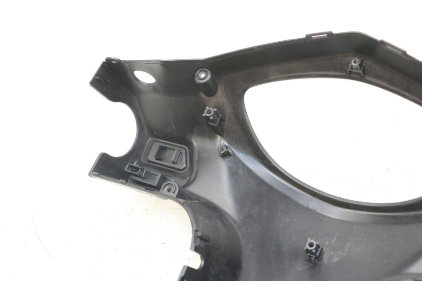 photo de HANDLEBAR SWITCH COVER SYM ORBIT III 3 4T 50 (2018 - 2021) - Fixing points details