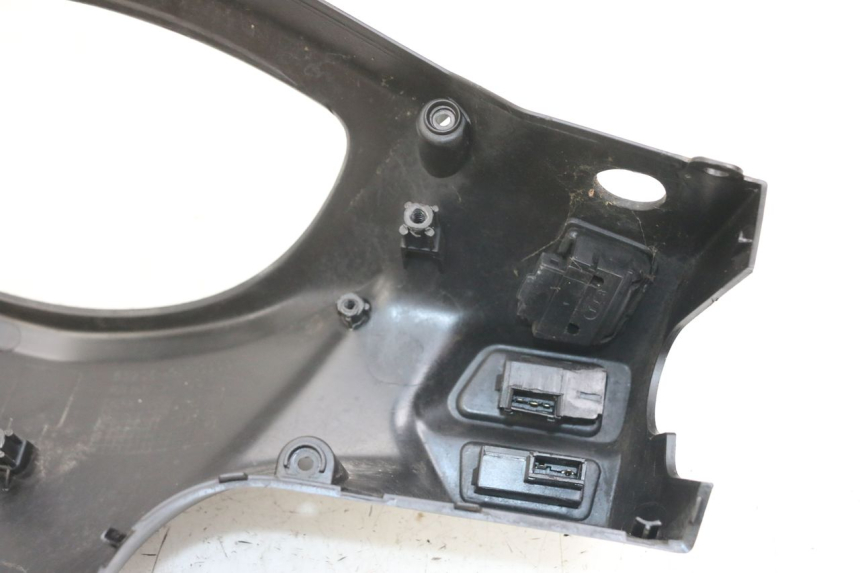 photo de HANDLEBAR SWITCH COVER SYM ORBIT III 3 4T 50 (2018 - 2021) - Surface and material condition