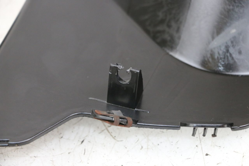 photo de HANDLEBAR SWITCH COVER YAMAHA XMAX X-MAX 125 (2006 - 2009) - Surface and material condition