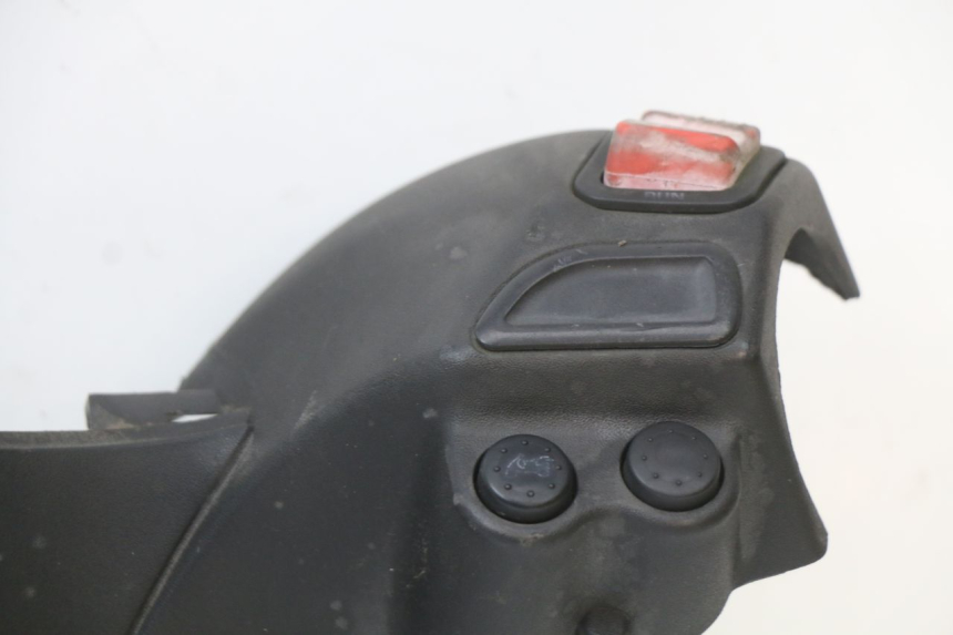 photo de HANDLEBAR SWITCH COVER PIAGGIO XEVO - X EVO 125 (2007 - 2017) - Fixing points details