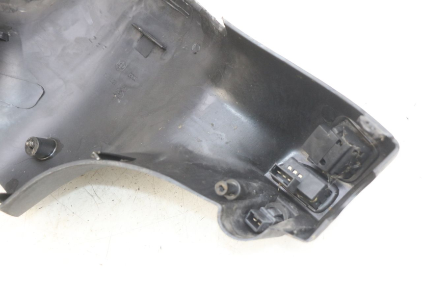 photo de HANDLEBAR SWITCH COVER PIAGGIO ZIP 2T 50 (2009 - 2019) - Zoom on usage condition