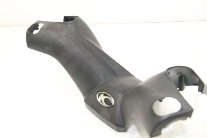 photo de HANDLEBAR COVER KYMCO DOWNTOWN ABS 125 (2015 - 2017) - Fixing points details