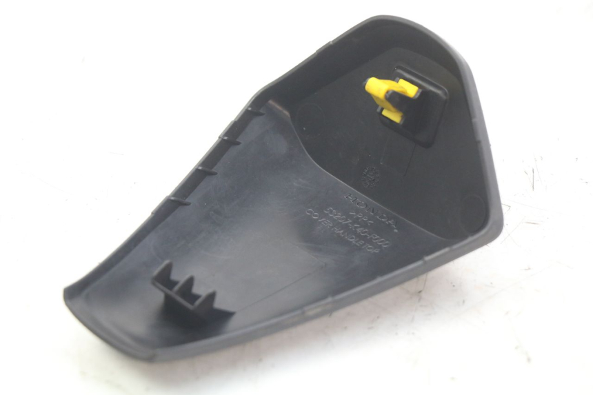 photo de HANDLEBAR COVER HONDA FORZA 125 (2015 - 2016) - Component detail