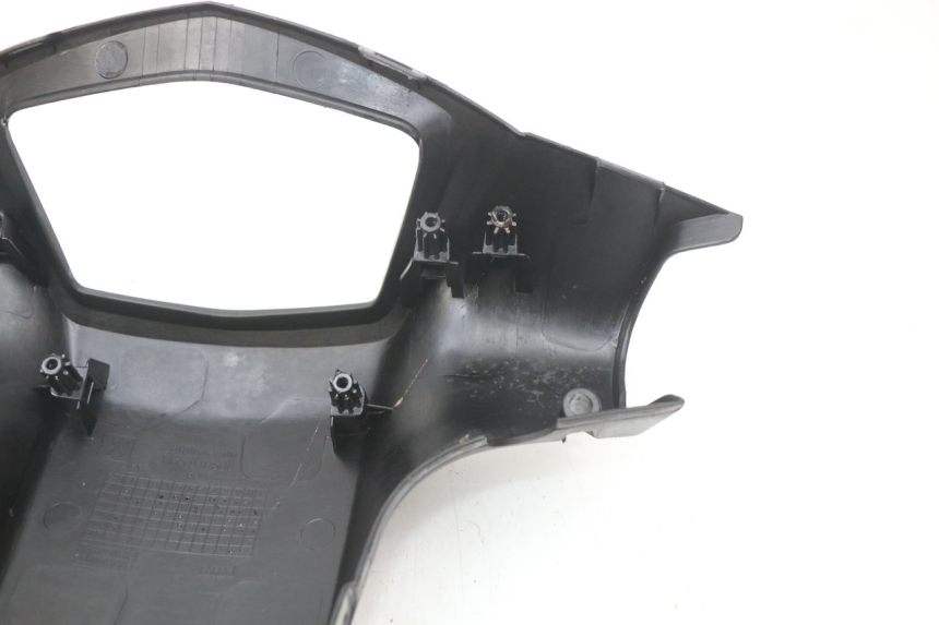 photo de HANDLEBAR COVER PEUGEOT KISBEE 2T 50 (2010 - 2017) - Detailed visual inspection