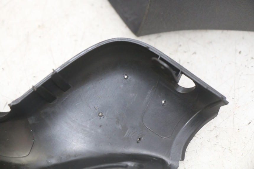 photo de HANDLEBAR COVER PIAGGIO MP3 LT 400 (2007 - 2012) - Surface and material condition