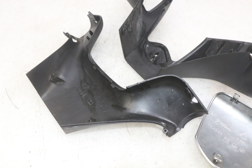 photo de HANDLEBAR COVER PIAGGIO MP3 LT 400 (2007 - 2012) - Markings and original references