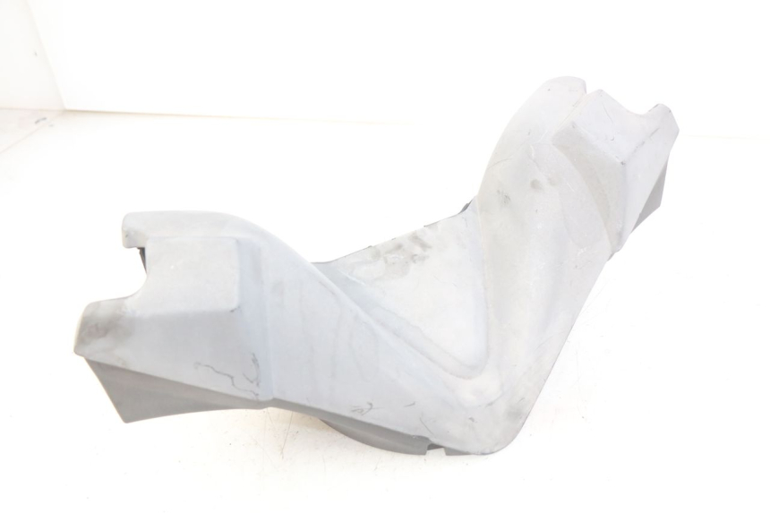 photo de HANDLEBAR COVER PEUGEOT SATELIS 125 (2006 - 2009) - Technical close-up