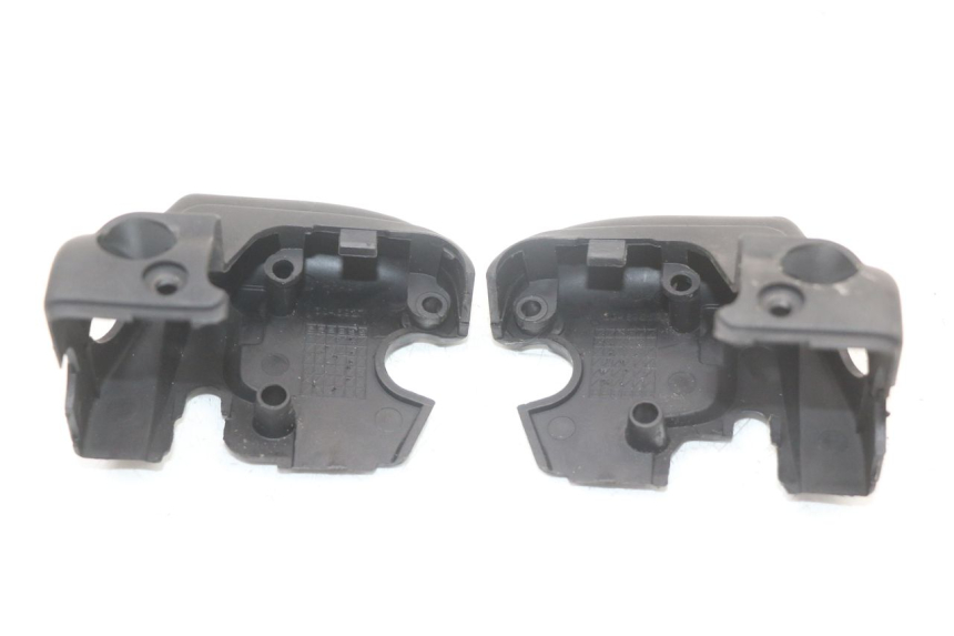 photo de HANDLE BAR PANEL APRILIA SCARABEO GT 125 (1999 - 2007) - Zoom on usage condition