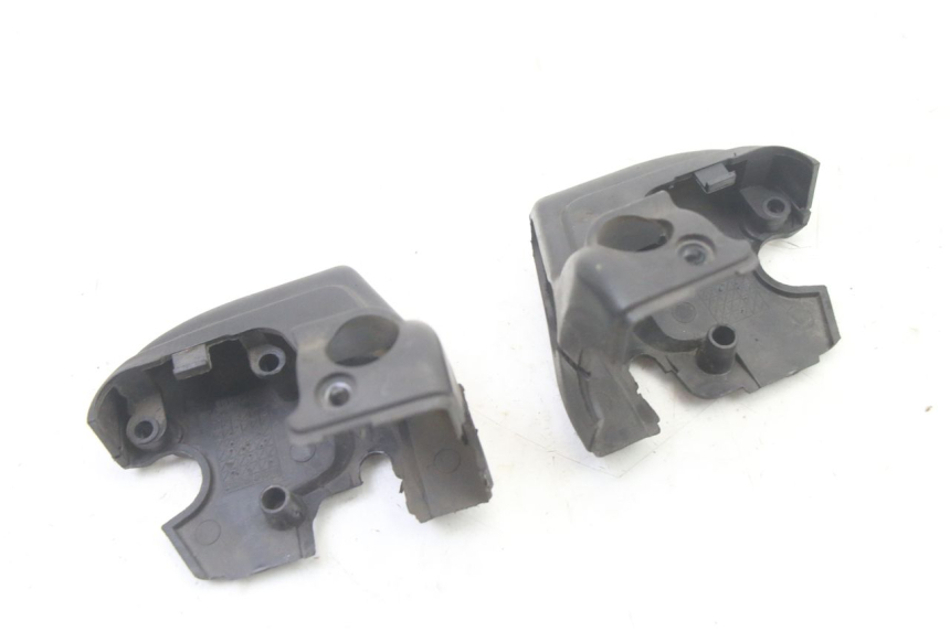 photo de HANDLE BAR PANEL APRILIA SCARABEO GT TOURING 125 (1999 - 2005) - Alternative perspective