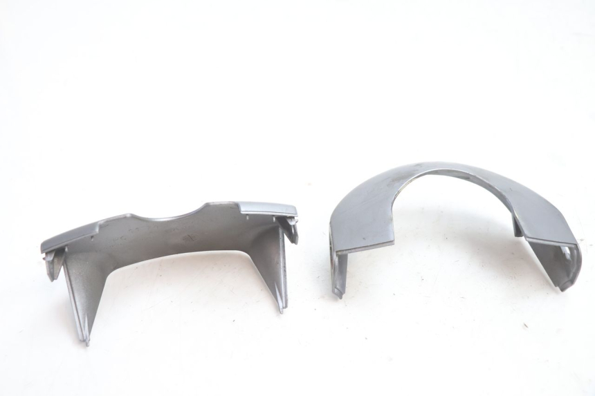 photo de HANDLE BAR PANEL PEUGEOT TREKKER 50 (1995 - 2004) - Fixing points details