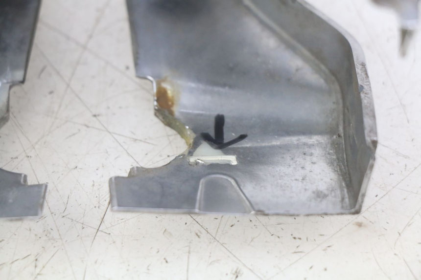 photo de HANDLEBAR COVER PIAGGIO VESPA PRIMAVERA 2T 50 (2013 - 2018) - Technical close-up