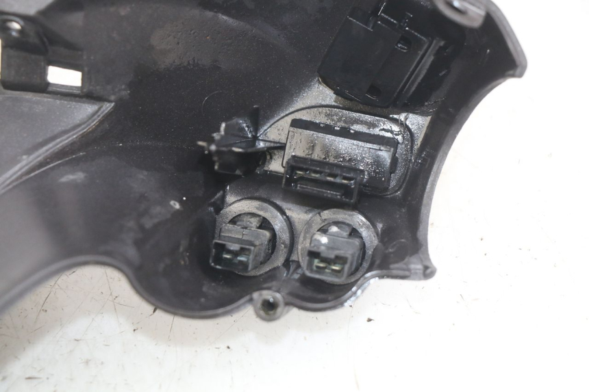 photo de HANDLEBAR COVER PIAGGIO X9 EVOLUTION 125 (2003 - 2007) - Markings and original references