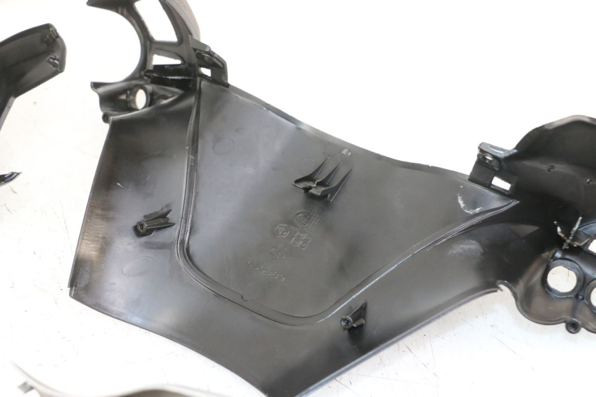 photo de HANDLEBAR COVER PIAGGIO XEVO - X EVO 125 (2007 - 2017) - Component zoom